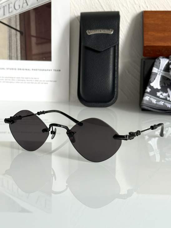 Picture of Chrome Hearts Sunglasses _SKUfw73585674fw